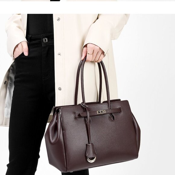 AYANA BAG — soft leather unisex bag with adjustable strap - Picture 16 of 16